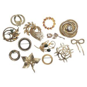 Lot 13 Damaged Brooches For Repair Craft Wedding Junk Drawer Gold Tone Green Red